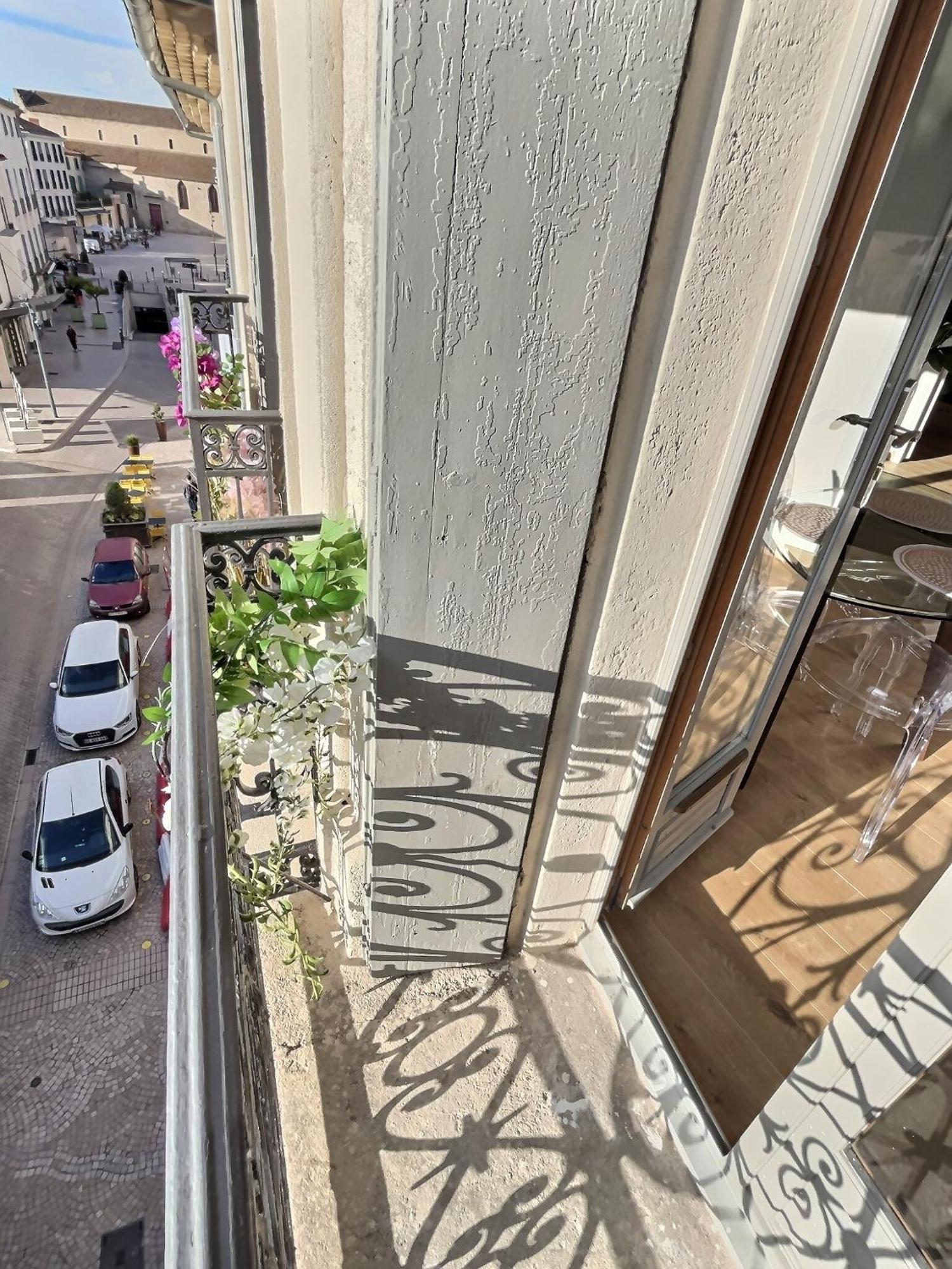 Appartement De Charme Avec Balcon Au Pied Des Commerces Béziers Esterno foto
